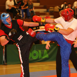 manustrophy07nikolajkickansatz.JPG