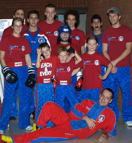 manus-trophy-09-team.jpg