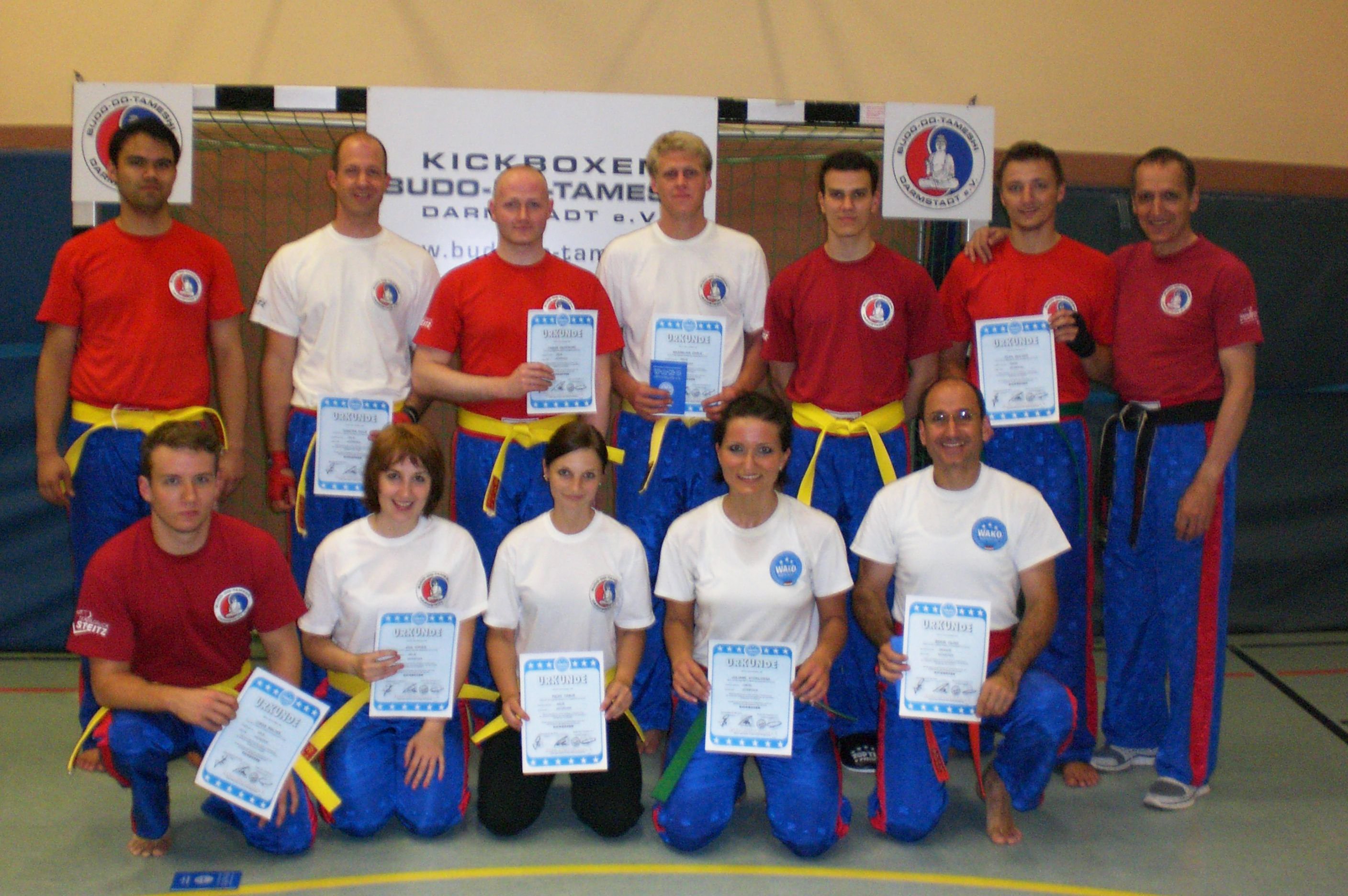 Gürtelprüfung 27.06.12 Gruppenb.1 Erw. Erwachsenengruppe (Version: Seriös)