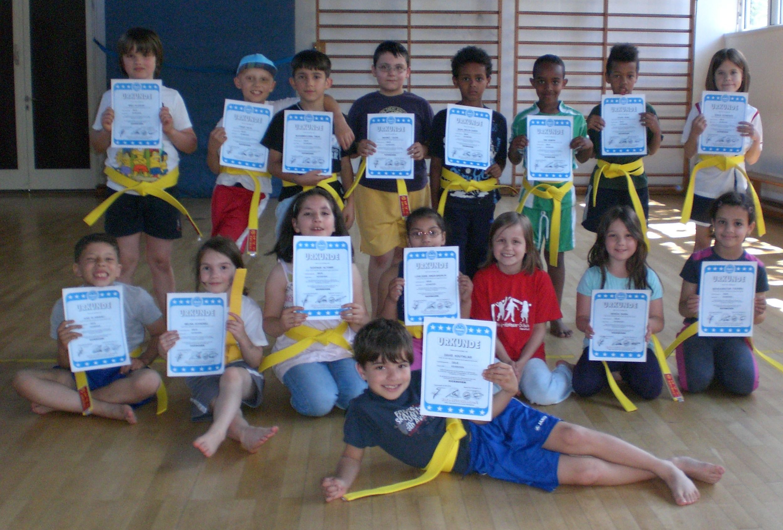 HHS 12 Grupperb.2a Klasse 2a / Heinrich-Hoffmann-Schule  (Version: Seriös)