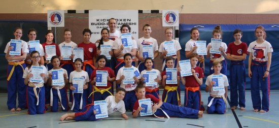 Jugendgruppe (Version: Seriös)