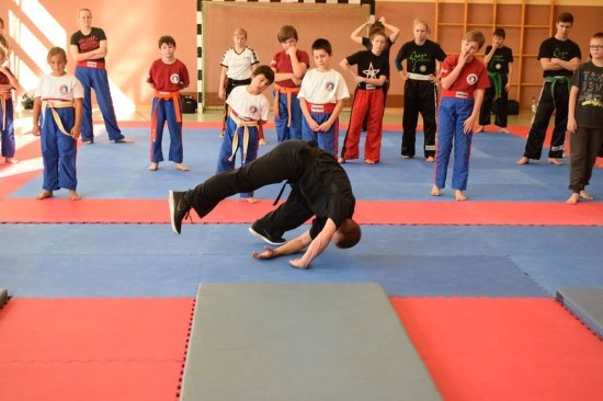 R-DSC_0001 Perfekte Rolle vorwärts