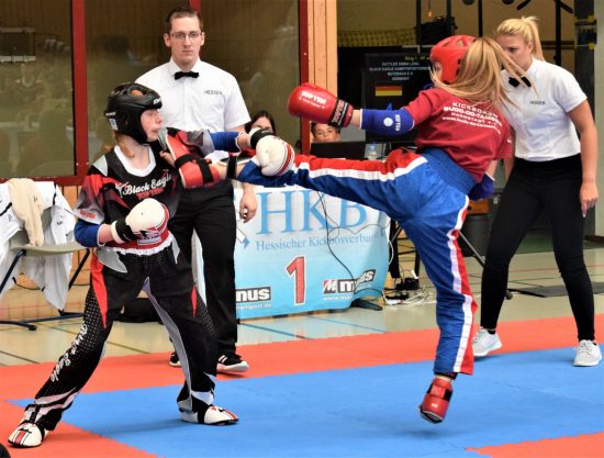 Antonia (rechts) gewinnt Gold 