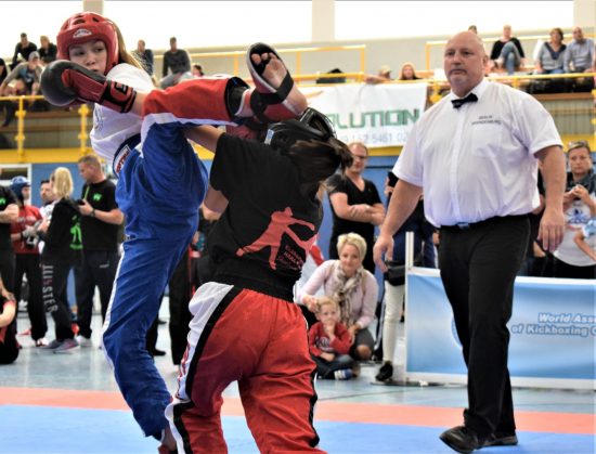 Antonia (links) gewinnt Silber und Bronze