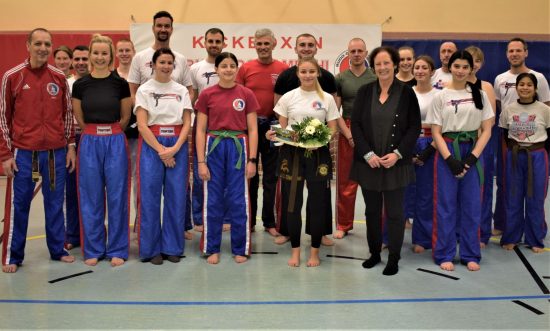 Trainingsgruppe mit Michelle und Bürgermeisterin Akdeniz